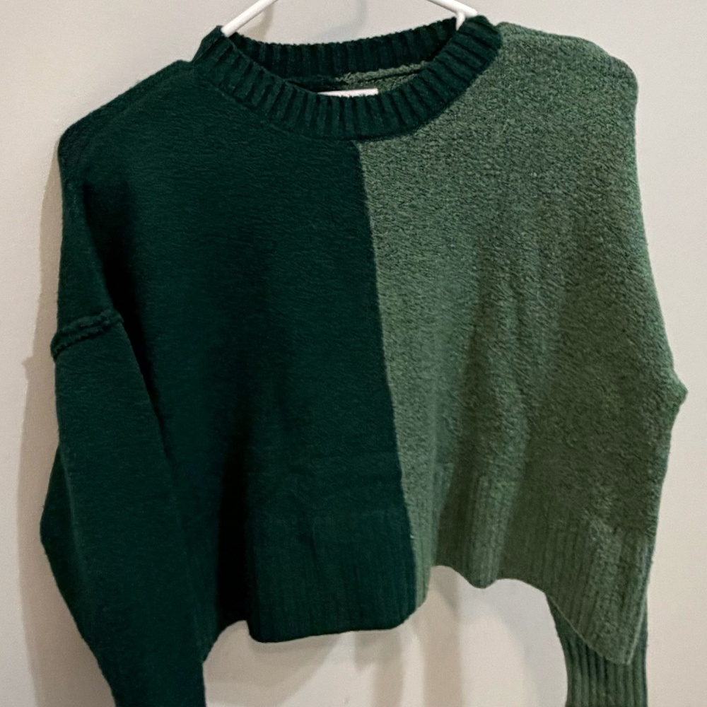 Arizona Jean Company Cropped Color-block Sweater